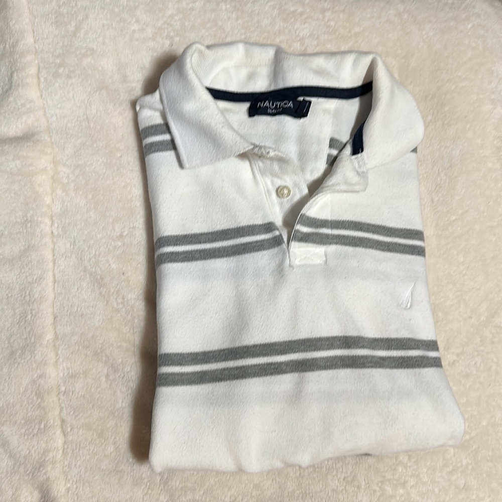 ** FINAL CLEARANCE** Nautica Slim Fit Polo Shirt. Size Medium.